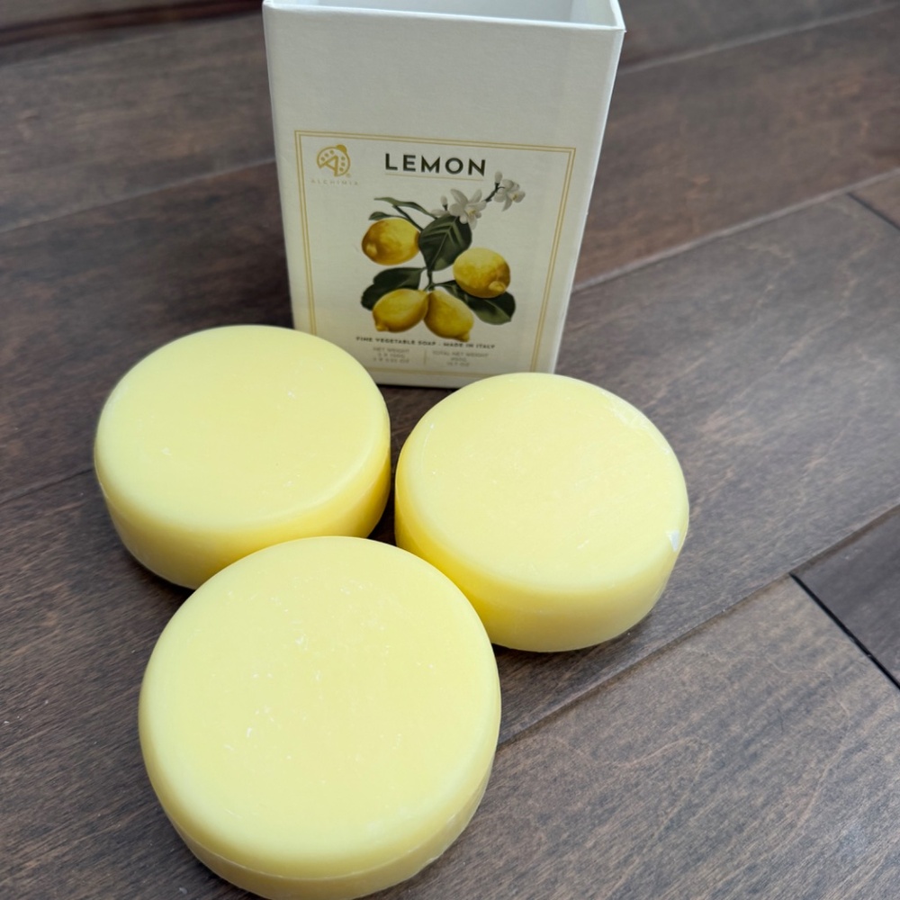 Fine Vegetable Italian Lemon Soap - Picture 3 of 6